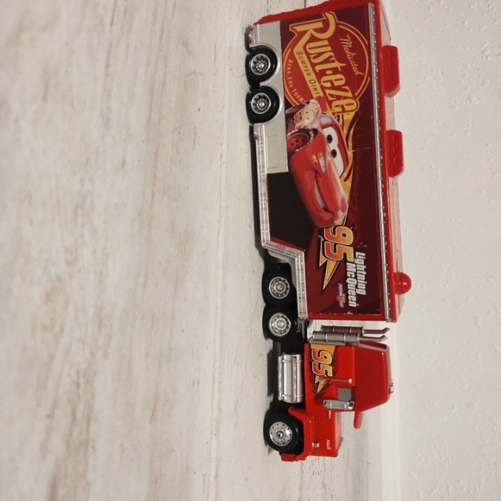 Disney Pixar Cars MACK HAULER Rust•ezediecastRADIATOR SPRINGS LIGHTNING MCQUEEN - Picture 5 of 12